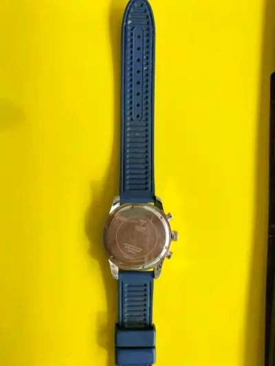 Reloj Guess azul con correa de silicona - miniatura 5