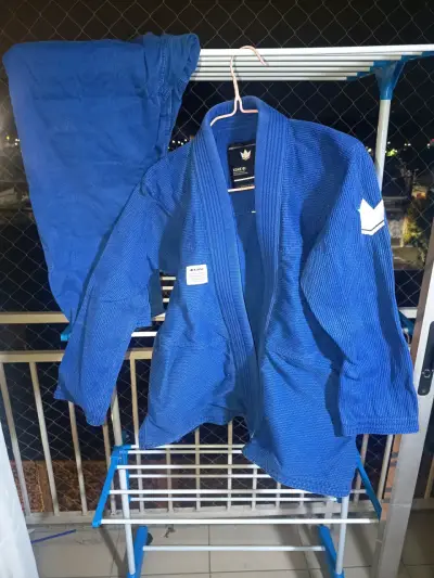 Kimono de Jiu-Jitsu Negro y azul - miniatura 3