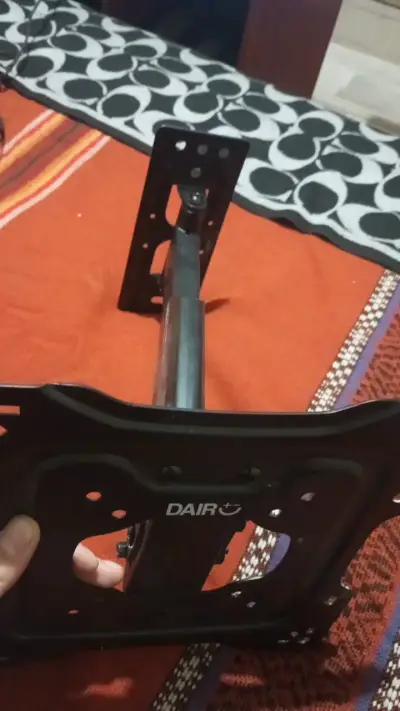Soporte de Pared para TV Dair Ajustable - miniatura 2