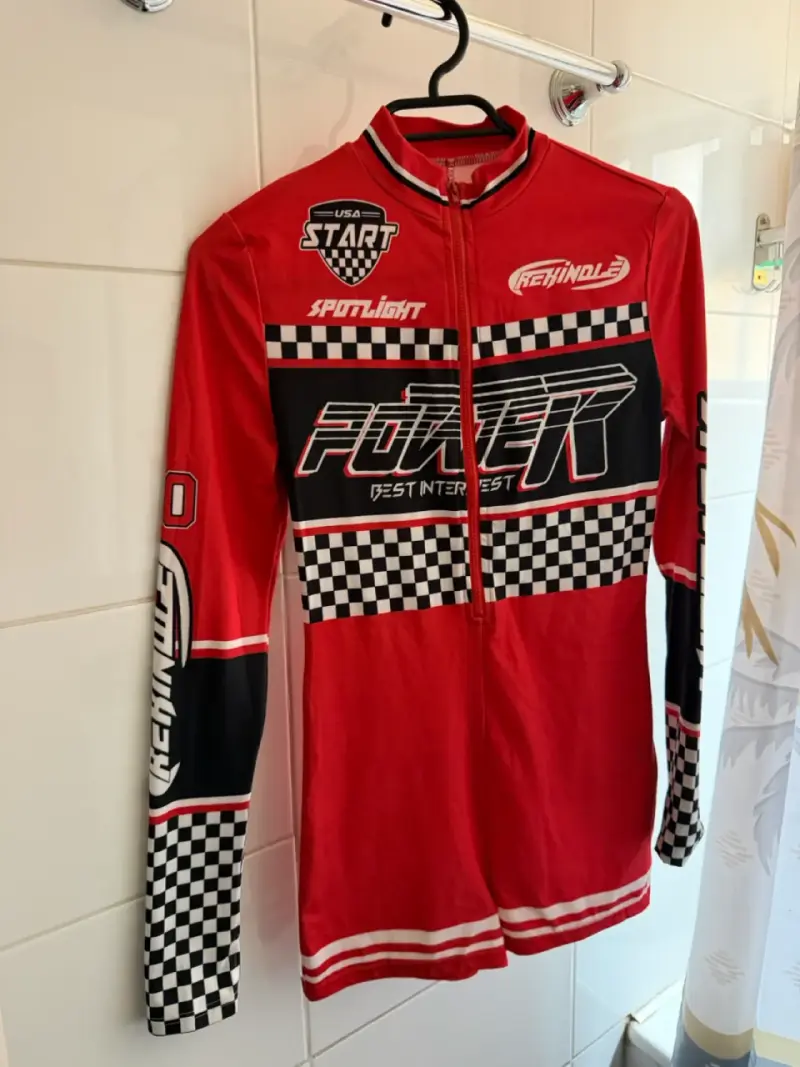 Chaqueta de ciclismo roja con diseño de cuadros ,
