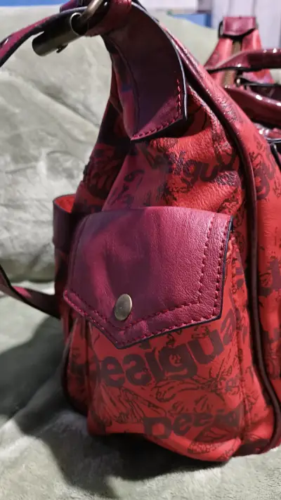 Bolso Desigual rojo con múltiples bolsillos - miniatura 2