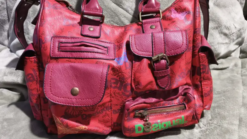 Bolso Desigual rojo con múltiples bolsillos - 3