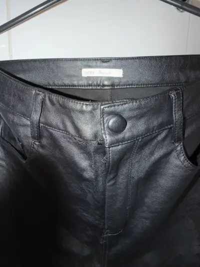 Pantalones de cuero sintético negro Index - miniatura 2