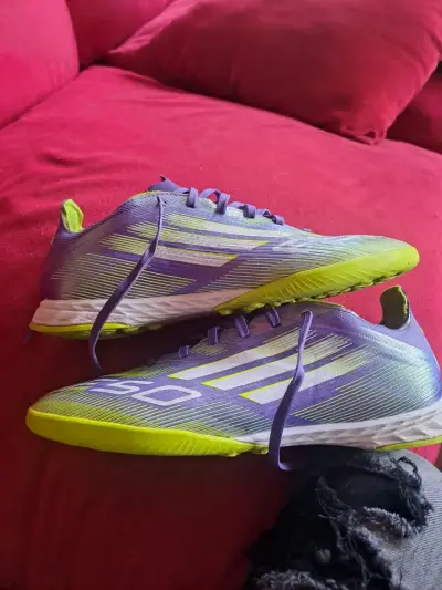 Zapatillas Adidas F50 pro moradas y verde - miniatura 3