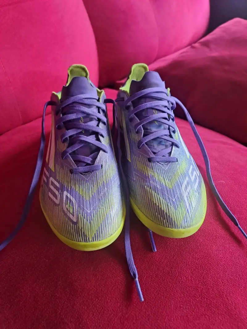 Zapatillas Adidas F50 pro moradas y verde - 5
