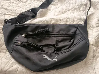 Riñonera negra Puma con logo - miniatura 1