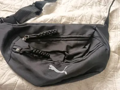 Riñonera negra Puma con logo - miniatura 2