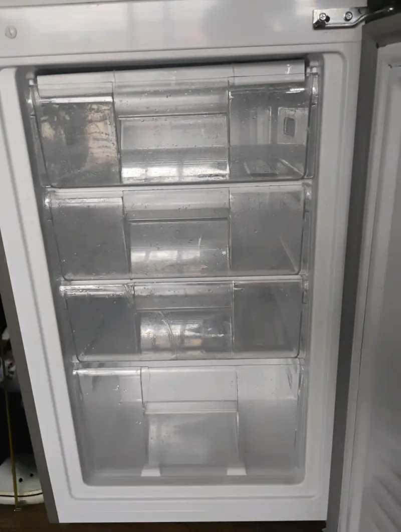 Refrigerador Mademsa de acero inoxidable - 3