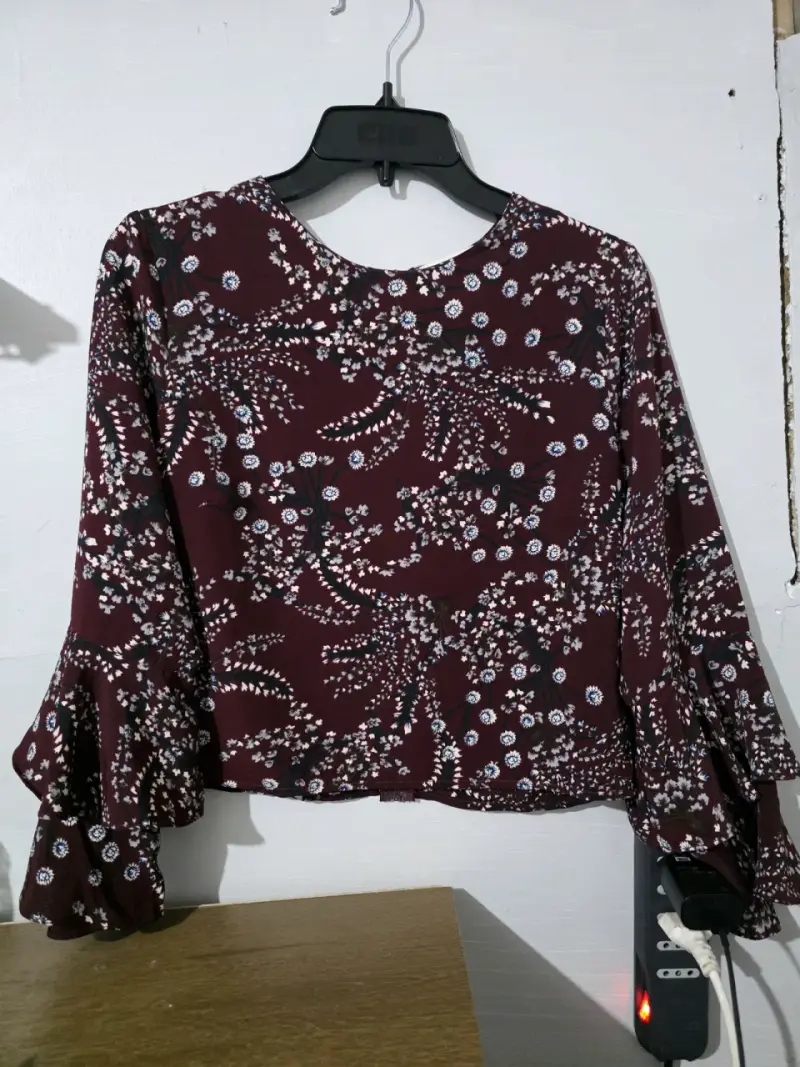 Blusa floral manga larga burdeos - 2