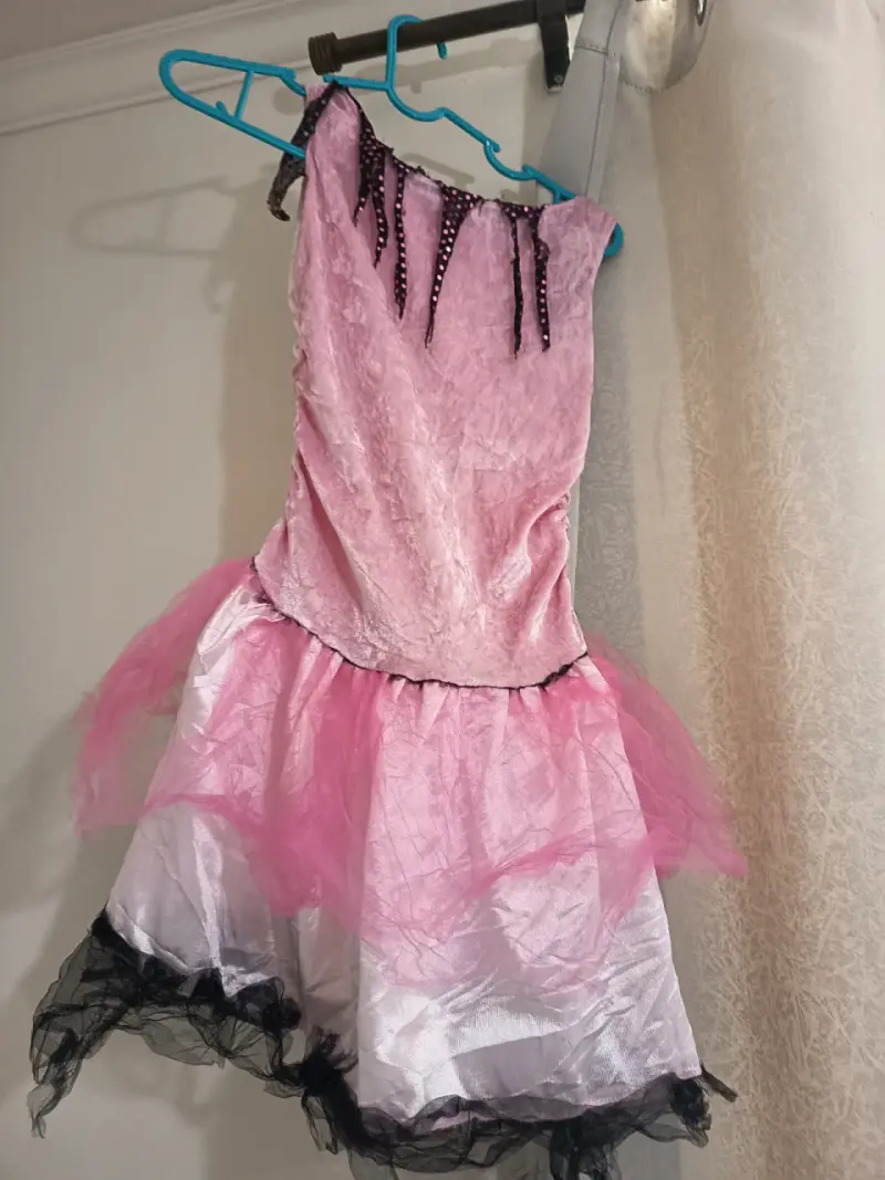 Disfraz de niña rosa con detalles negros - 1