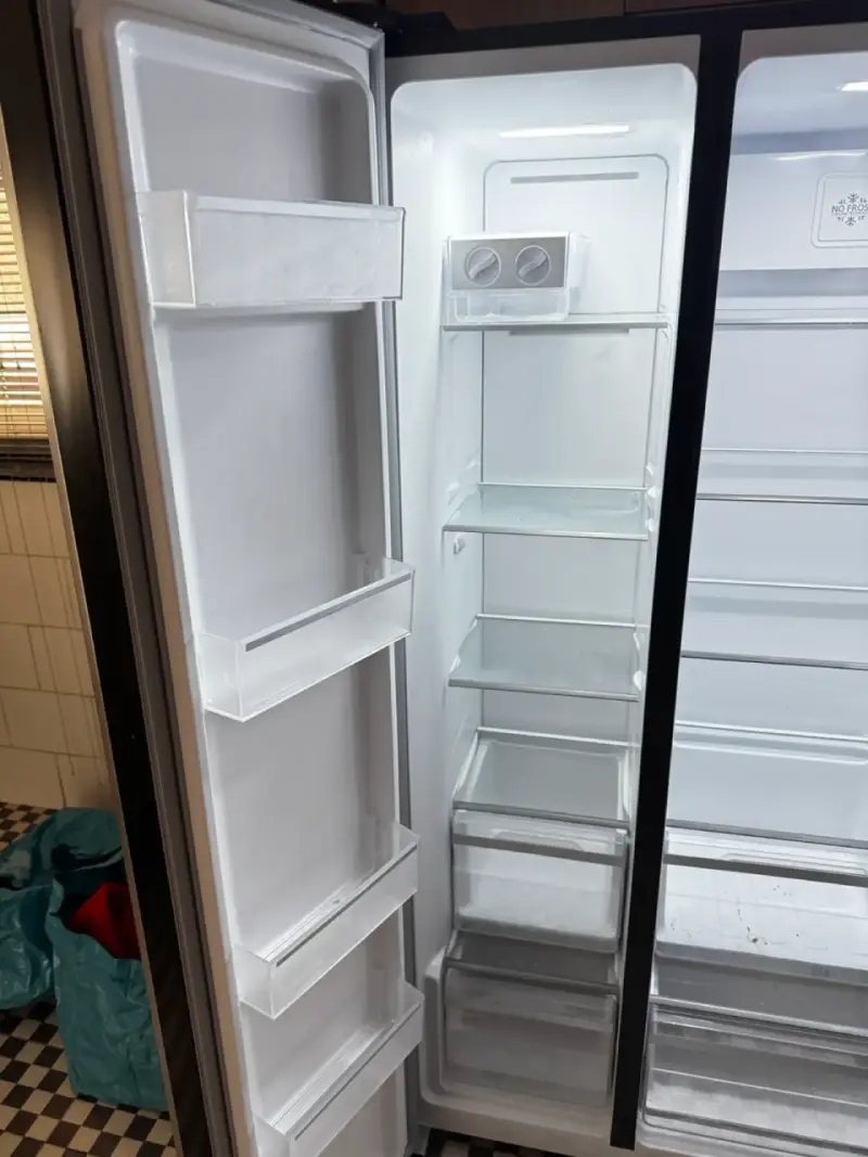 Refrigerador Side by Side con Dispensador de Agua - 6