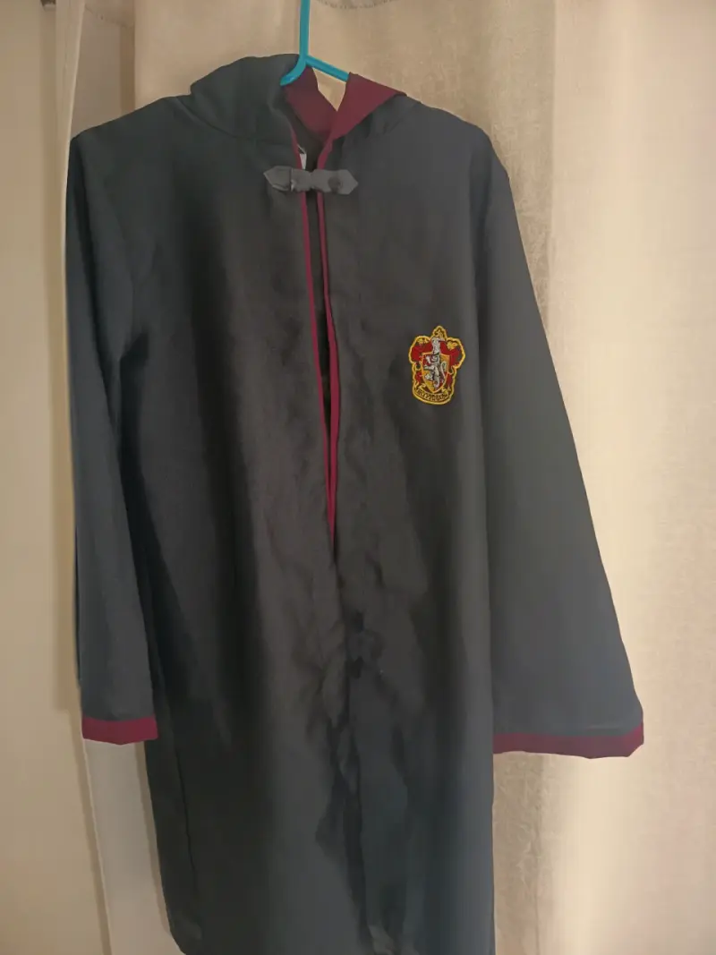 Capa de Disfraz de Hogwarts con Escudo - 2