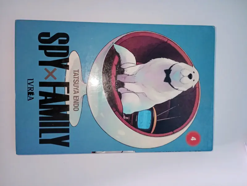 Pack de Manga y Póster Spy x Family - 2