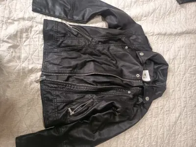 Chaqueta de cuero negra para niña - miniatura 4