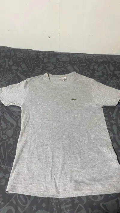Polera gris Lacoste Regular Fit para hombre - miniatura 1