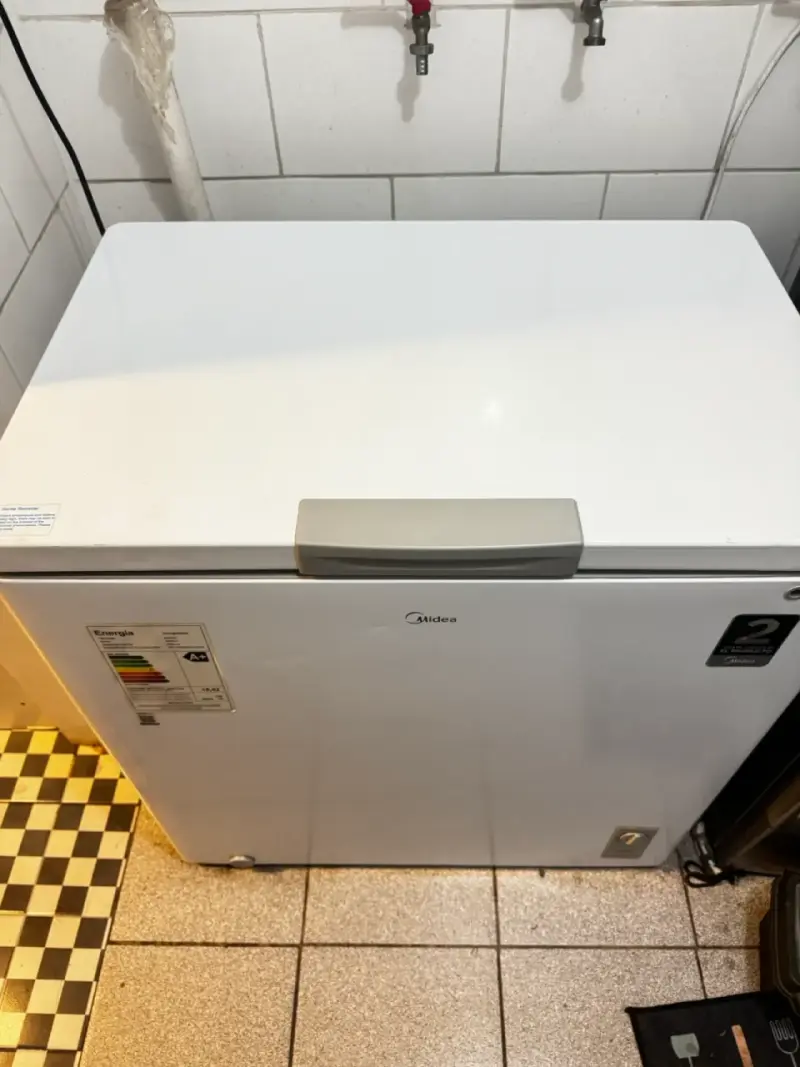 Congelador horizontal Midea en buen estado
