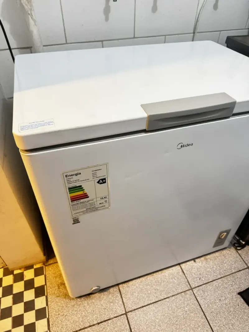 Congelador horizontal Midea en buen estado - 3