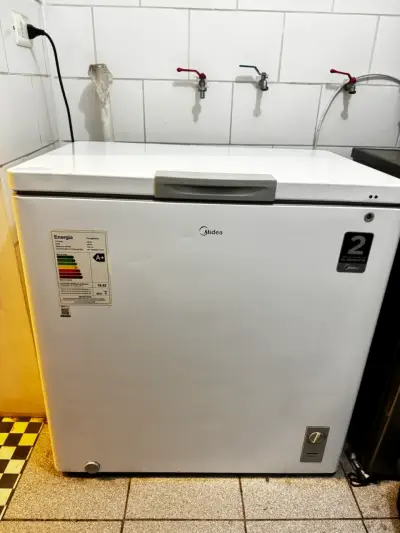 Congelador horizontal Midea en buen estado - miniatura 4
