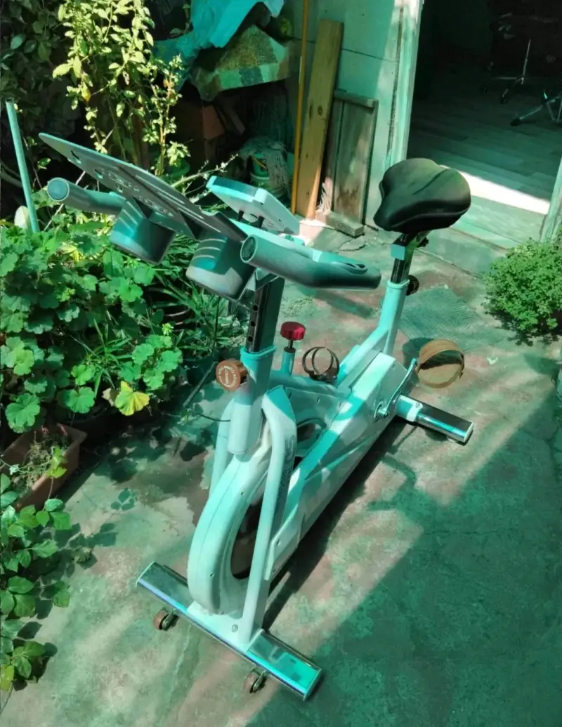 Bicicleta estática de ejercicio