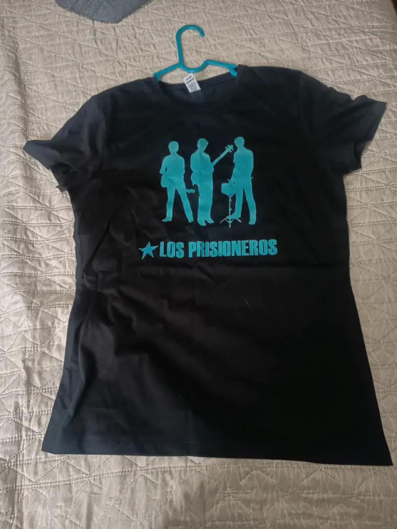 Polera negra Los Prisioneros con diseño gráfico - 2