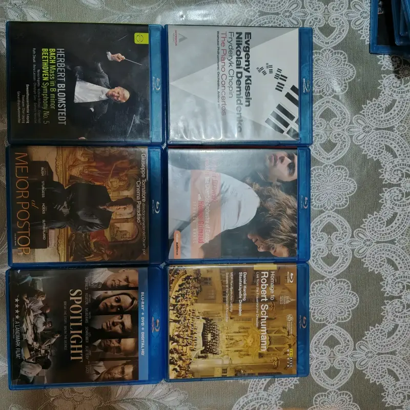 Colección de Blu-rays y DVDs de música clásica y películas - 2