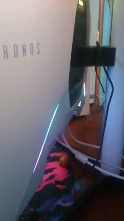 Monitor gaming Kronos con pantalla curva de 260hz - miniatura 2