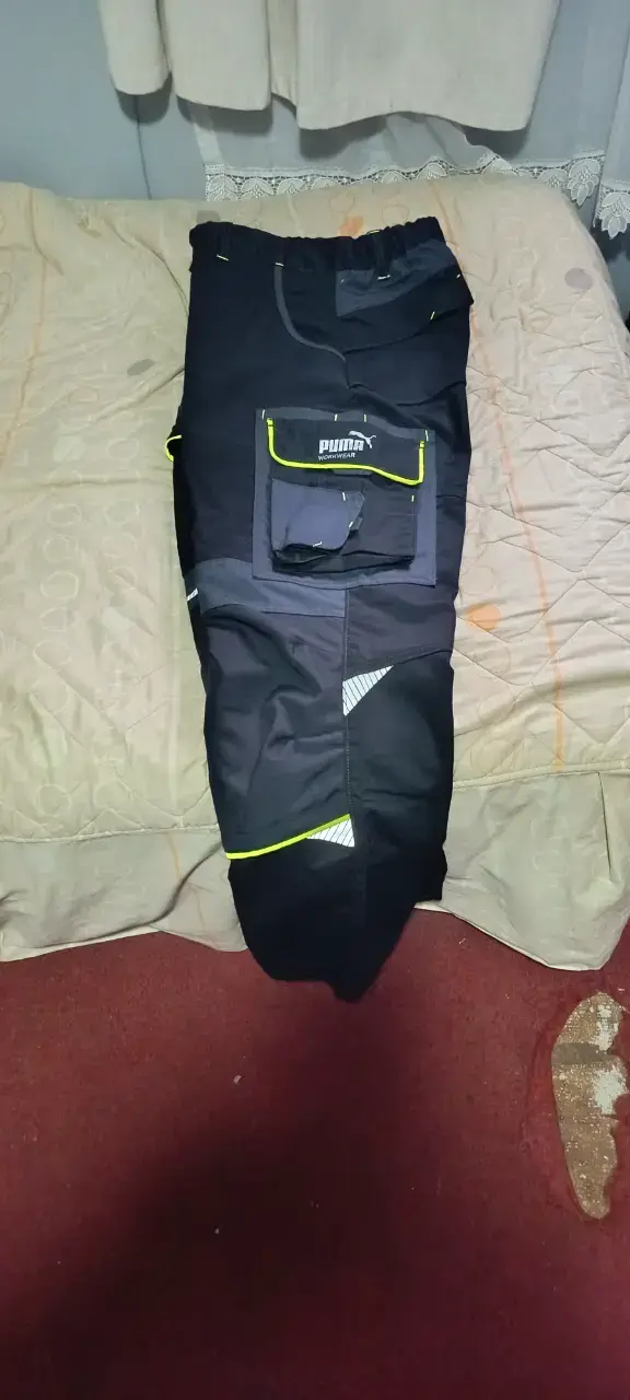 Pantalones de trabajo Puma con bolsillos y detalles reflectantes - 2