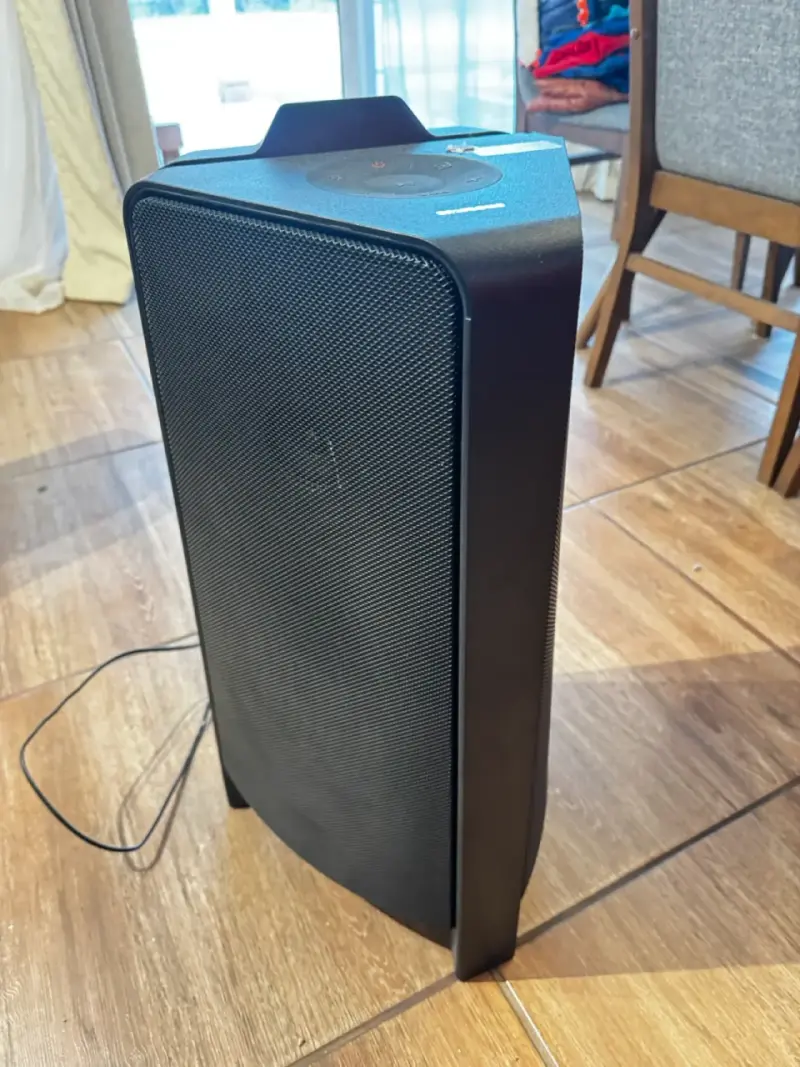 Parlante Samsung de alta potencia con control de bajos - 3