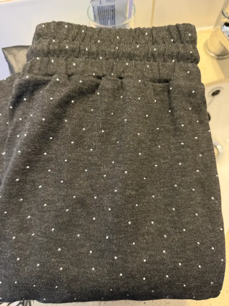 Pantalom estilo buzo con brillos negro - 3