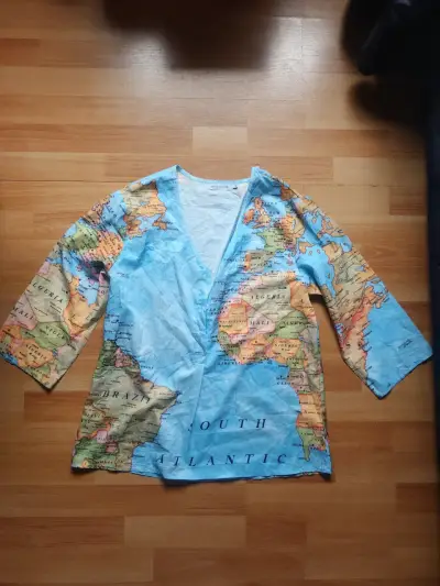 Blusa estampada de mapas Misslook Talla M - miniatura 2