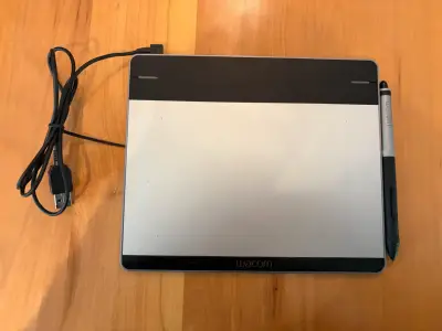 Tableta gráfica Wacom Intuos Pen & Touch Small - miniatura 1