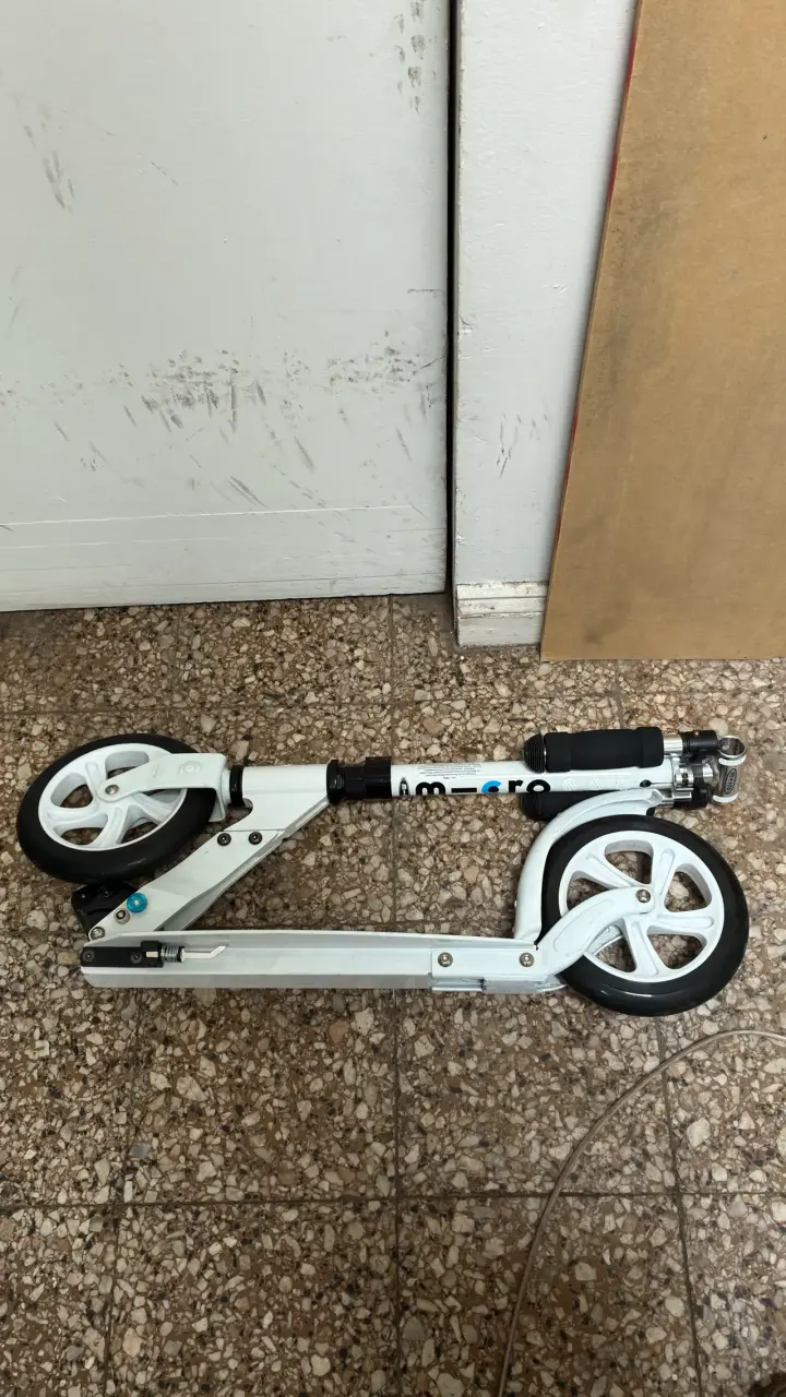 Scooter plegable blanco para adultos Micro - 4