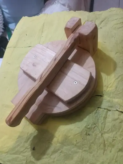 Prensa de madera para tortillas y bandejas - miniatura 1