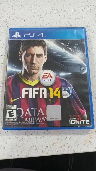Juego FIFA 14 para PS4 en buen estado - miniatura 1