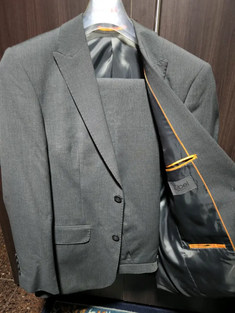 Traje formal gris oscuro para hombre - 2