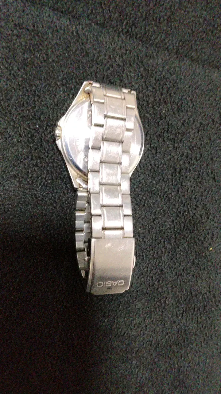 Reloj Casio de acero inoxidable con esfera azul - 2