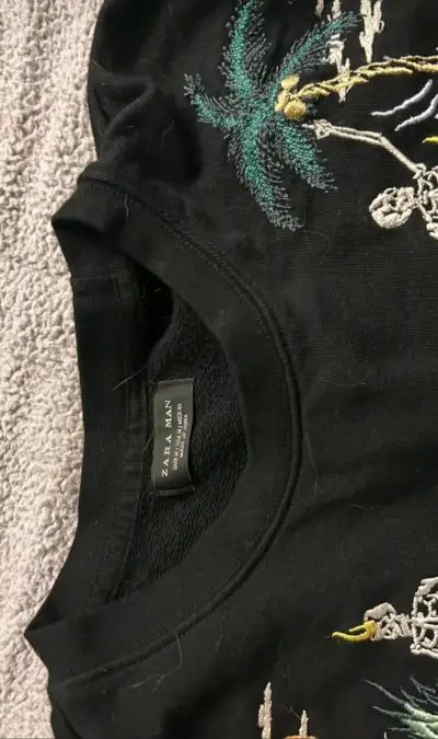 Polerón Zara  con bordado de calaveras - miniatura 4