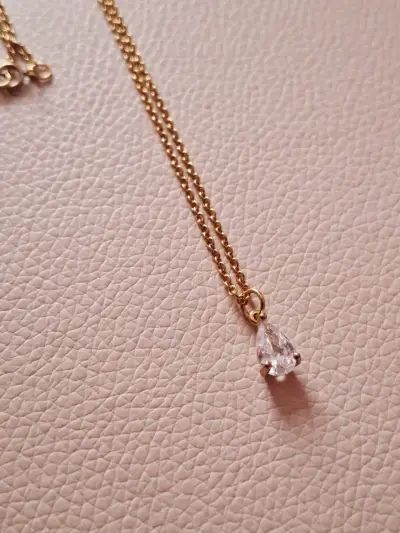 Collar de cadena dorada con colgante de cristal - miniatura 3