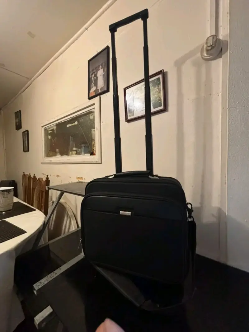 Maletín de viaje con ruedas negro - 1