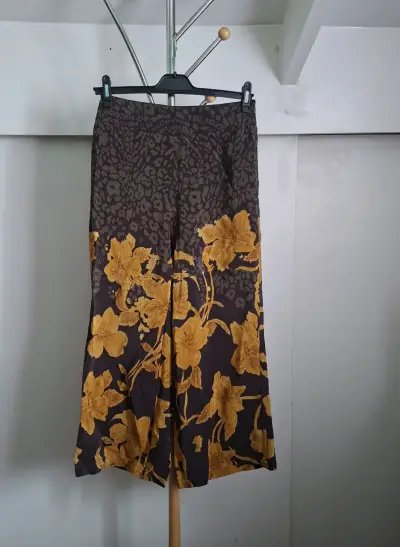 Pantalón Singolare estampado floral marrón y amarillo - miniatura 1