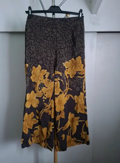 Pantalón Singolare estampado floral marrón y amarillo - miniatura 5