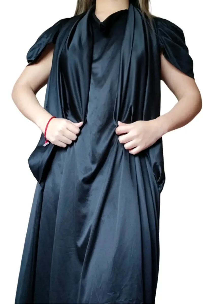 Vestido negro elegante con mangas abullonadas - 6