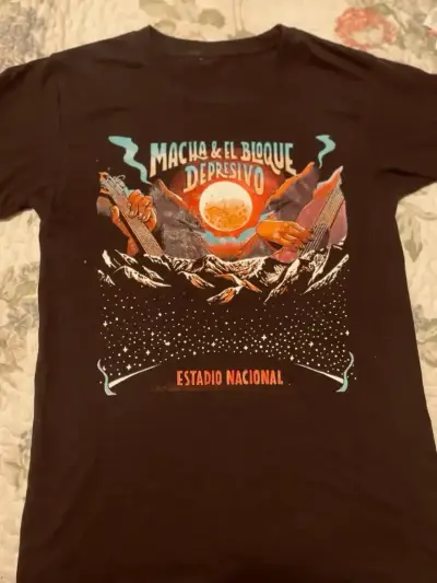 Polera Macha & El Bloque Depresivo Estadio Nacional - miniatura 1