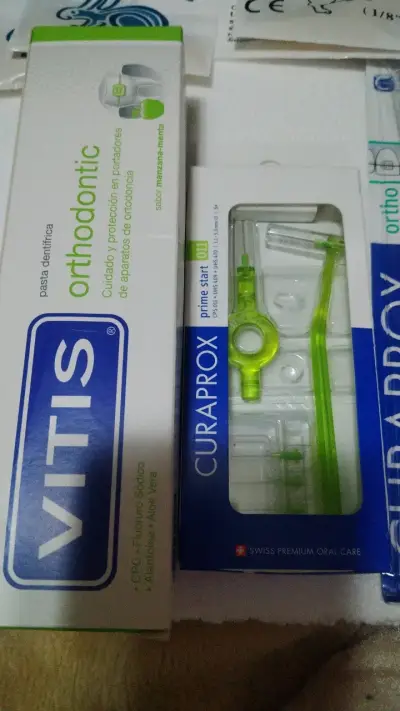 Kit de Higiene Bucal Ortodóntica Vitis y Curaprox - miniatura 4