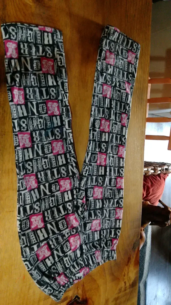 Pantalones Monstpier High estampados para niña