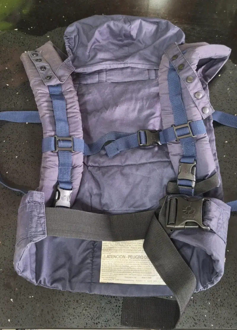 Mochila portabebés Ergobaby azul ajustable