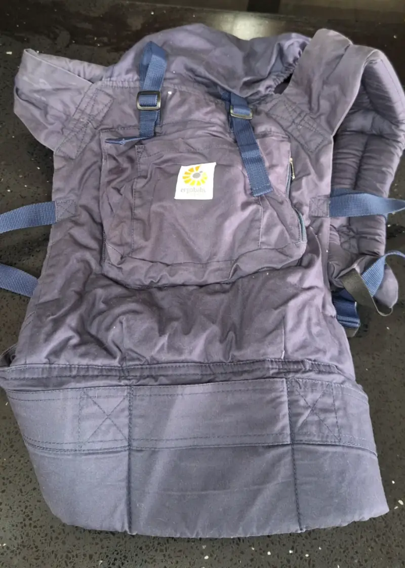 Mochila portabebés Ergobaby azul ajustable - 2