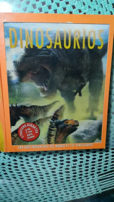 Libro Dinosaurios con Pósters Gigantes - miniatura 1