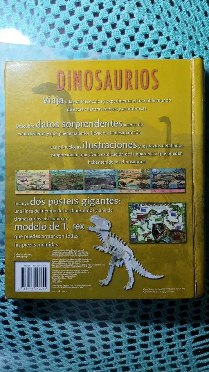 Libro Dinosaurios con Pósters Gigantes - 3