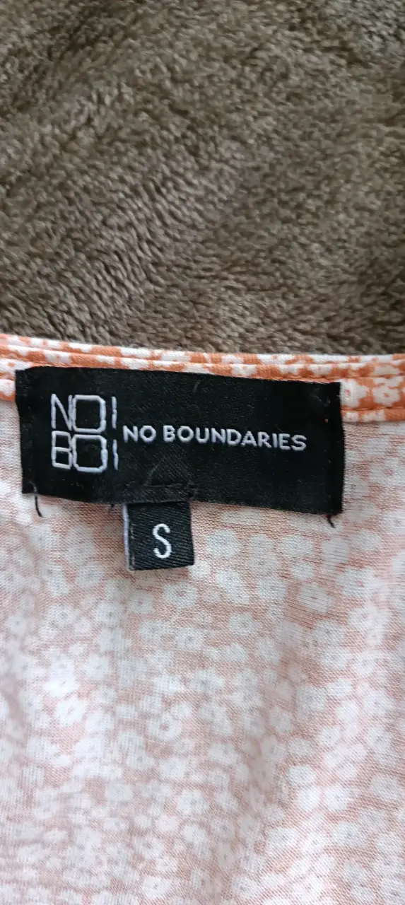 Vestido corto estampado No Boundaries - 2